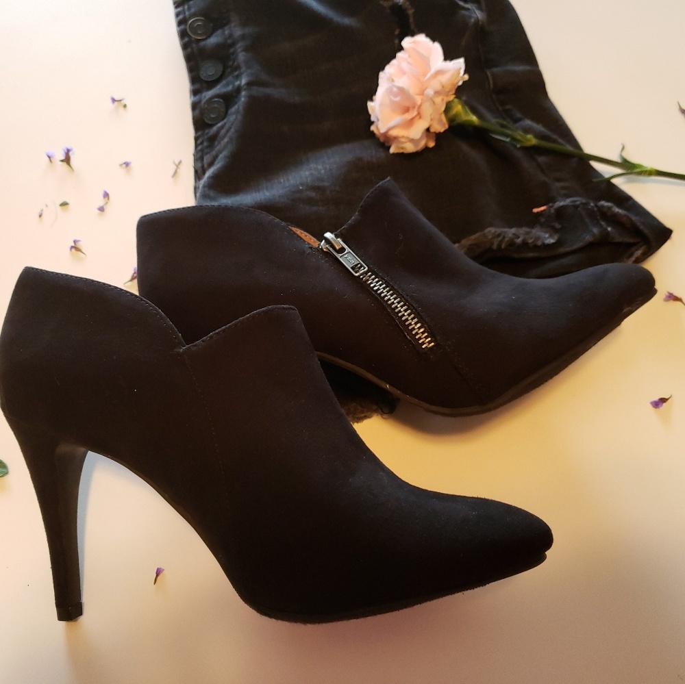 Cute stiletto heel black boots ❤